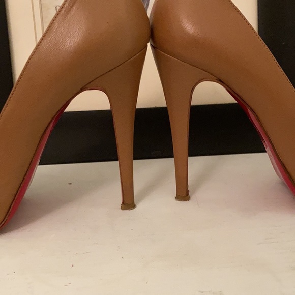 LAST CHANCE!Christian Louboutin Sz 37 Nude Pumps - Picture 8 of 11